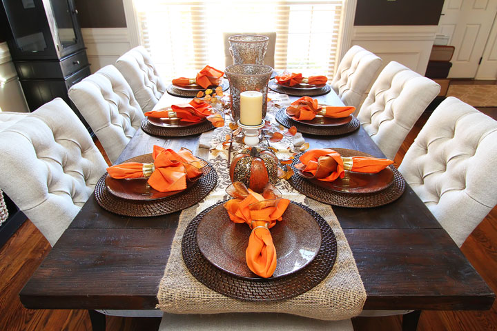 Thanksgiving decor for the dining room